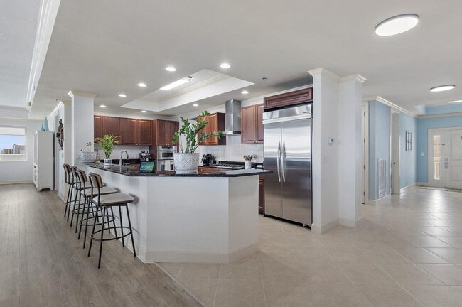 Building Photo - 725 Gulf Shore Dr