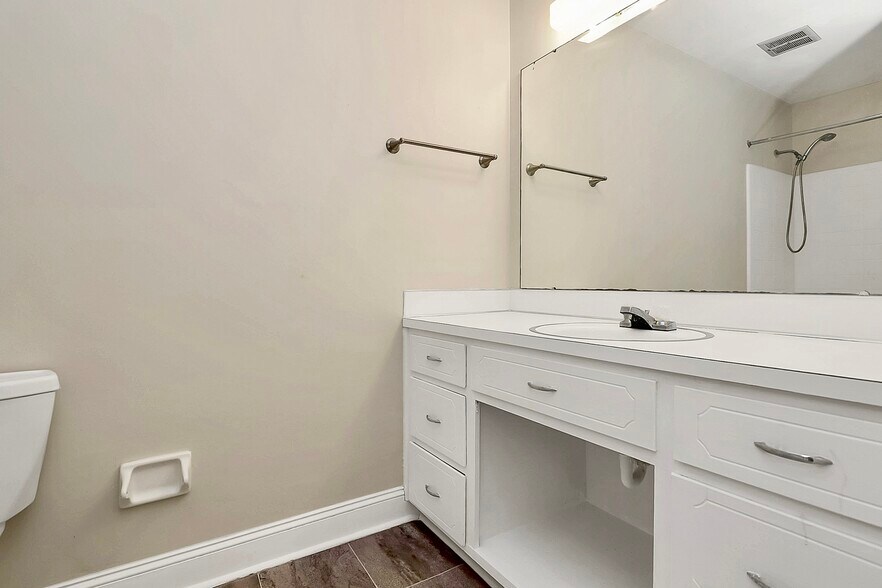 Building Photo - 6635 Olde Savannah Rd