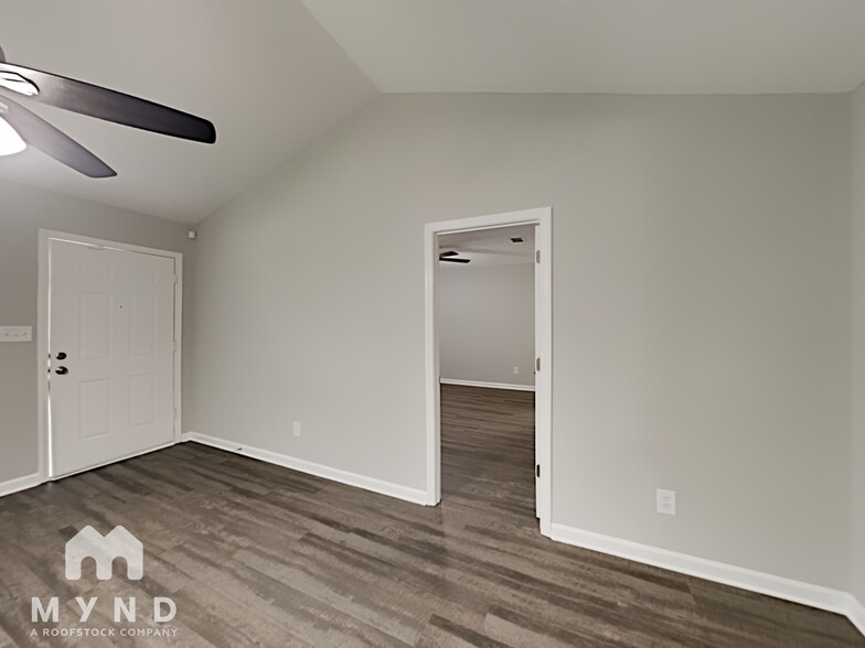 Building Photo - 189 Peach Forest Pl