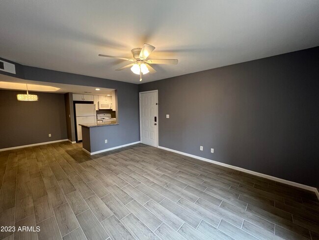 Building Photo - 4850 E Desert Cove Ave