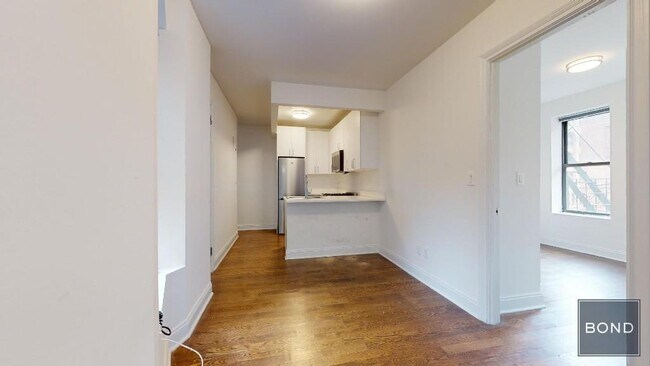 Primary Photo - 151 Mott St