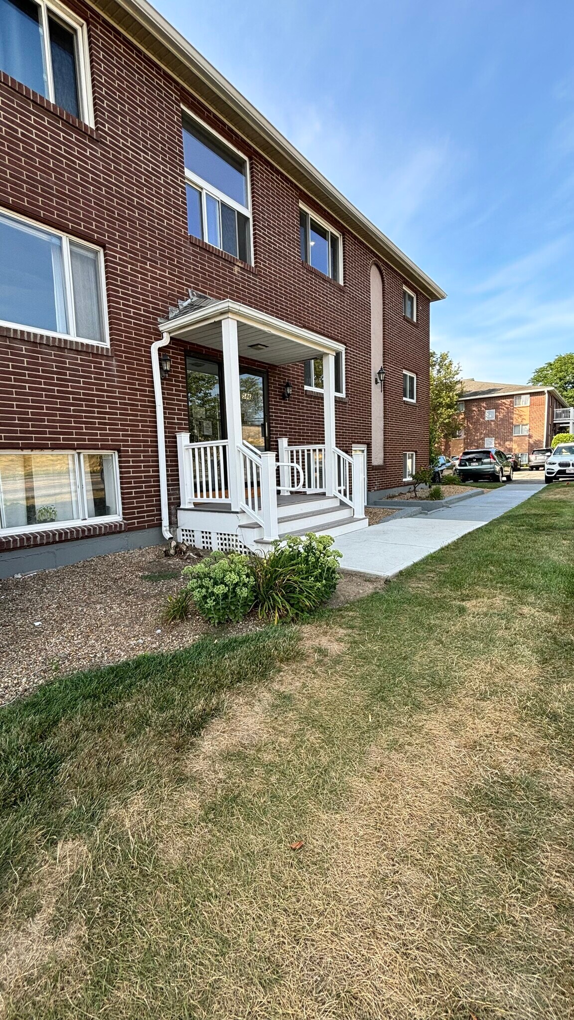 Building Photo - 586 Boston Post Rd E