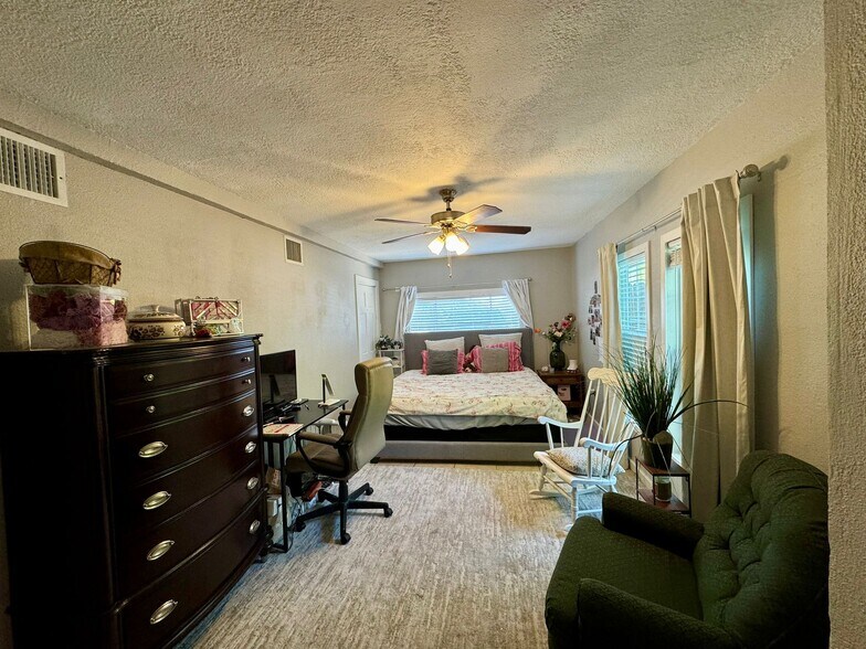 Building Photo - 103 Bernice Dr