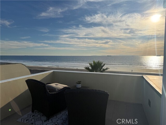 Building Photo - 72 Surfside Ave.