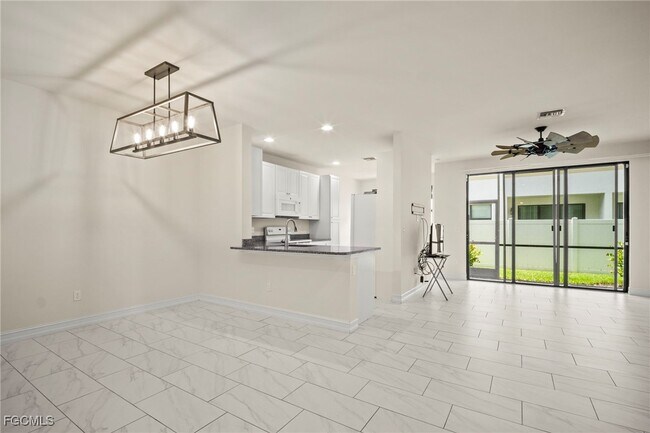 Building Photo - 15851 Portofino Springs Blvd