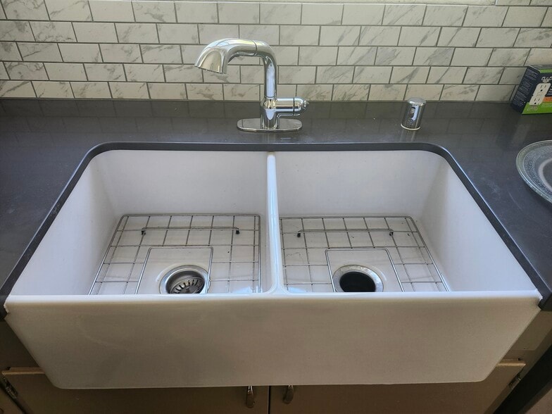 Building Photo - 2018 S 2nd Ave