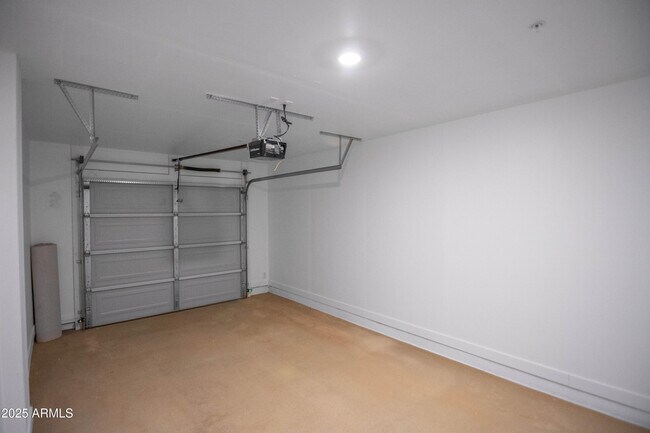 Building Photo - 12570 N Cotton Ln