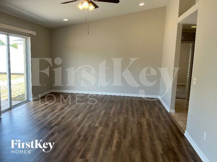 Building Photo - 337 Majestic Gardens Dr