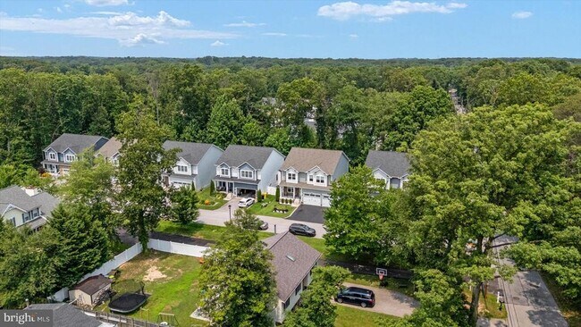 Building Photo - 806 Lynwood Ln