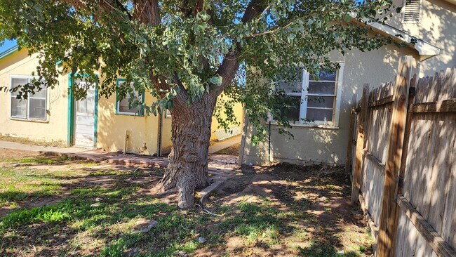 Building Photo - 800 S Elgin Ave