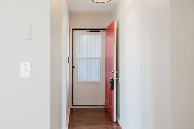 Building Photo - 10517 N McKinley Ave