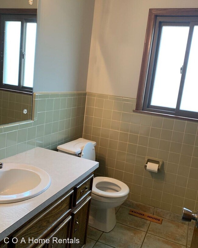 Building Photo - 3 br, 2.5 bath House - 1330 N. Emerson