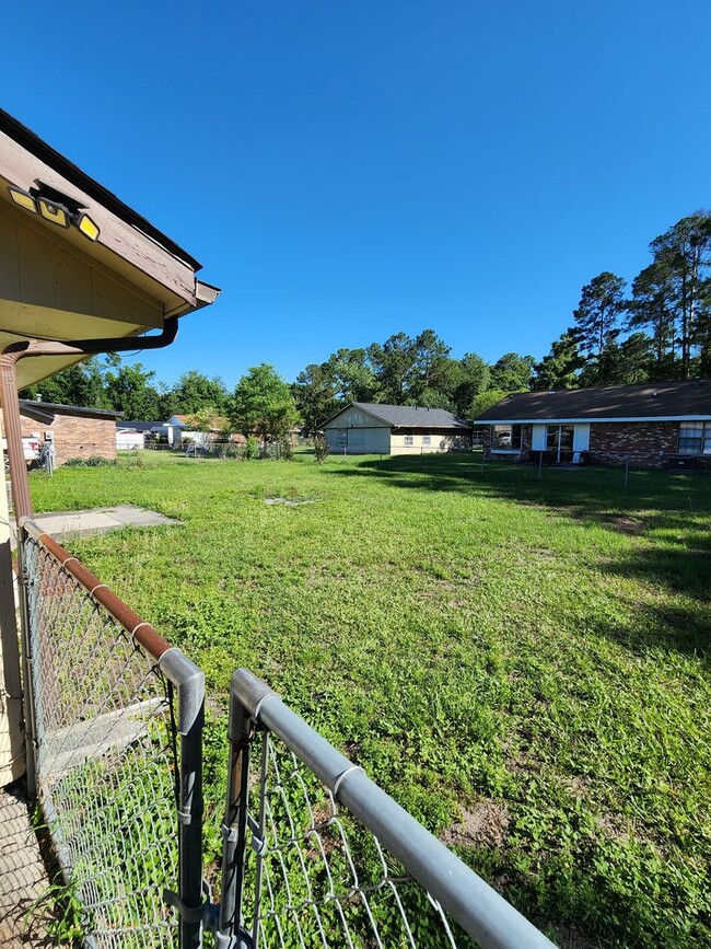 Building Photo - 802 Margaret Ln