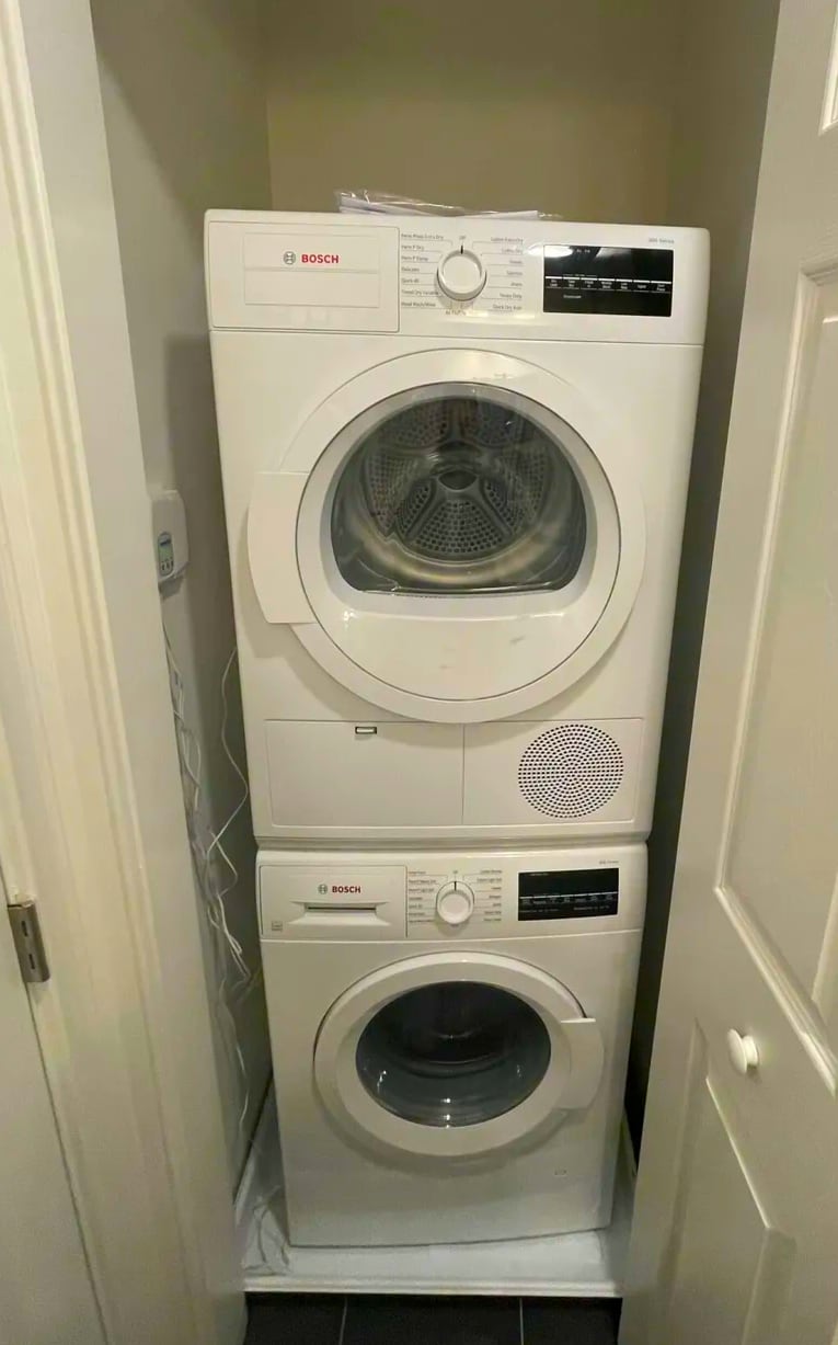 Building Photo - 16 Temple St