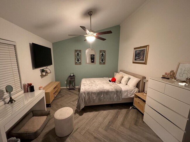 Building Photo - 732 Gold Beach Dr