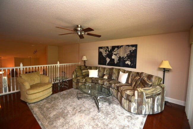 Building Photo - Furnished townhome! Located in Plantation ...