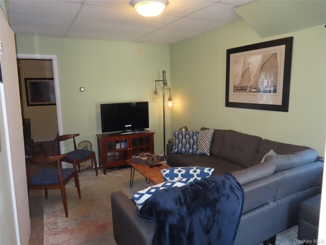 Building Photo - 33 Deer Park Ave