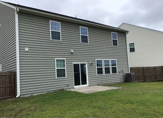 Building Photo - 614 Redbud Ln