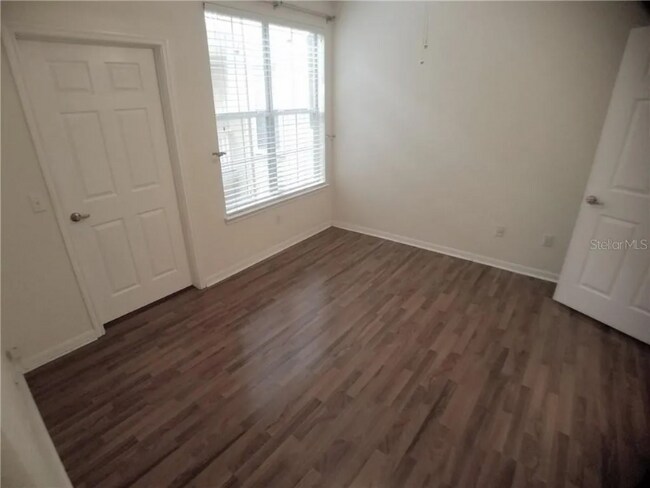 Building Photo - 860 N Orange Ave