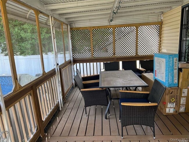 Building Photo - 1261 Waverly St