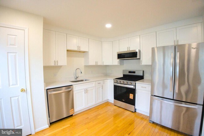 Building Photo - 18 Alexandra Ct