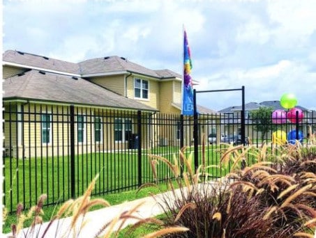 Fully Gated with secure entry app - Oak Manor Villas Bay City