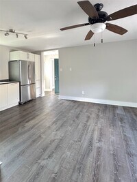 Building Photo - 6832 Avenue I