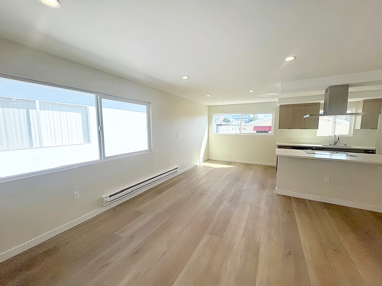 Building Photo - 1302 Amethyst St