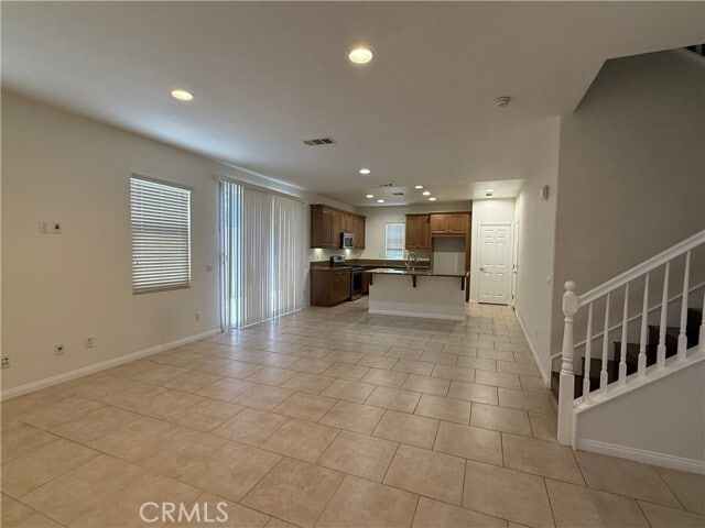 Building Photo - 81 Keepsake