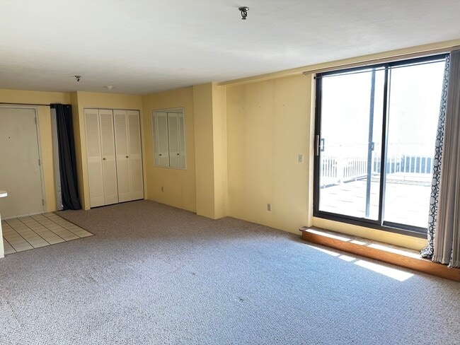 Building Photo - 376 Ocean Ave