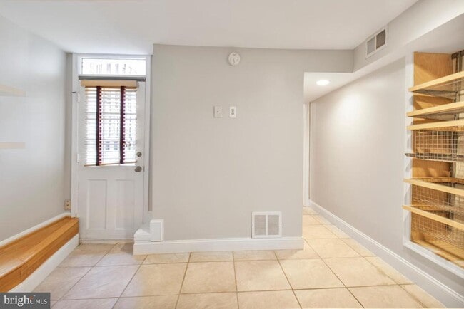 Building Photo - 3254 Q St NW