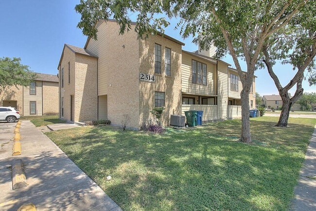 Building Photo - 2314 Capitan Dr