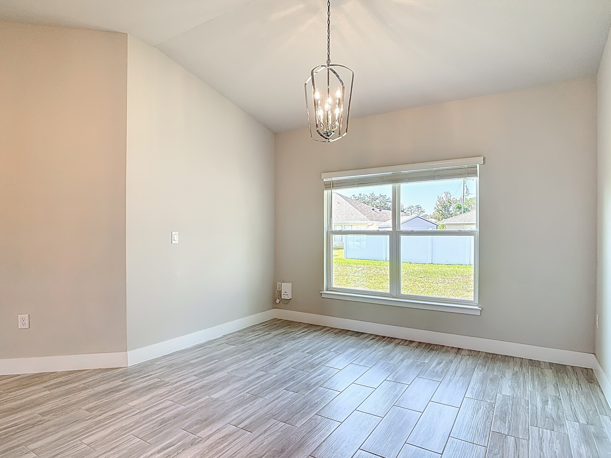 Building Photo - 60 Ballenger Ln