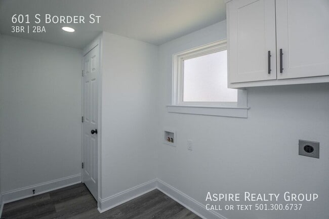 Building Photo - 601 S Border St
