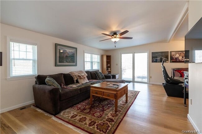 Building Photo - 401 Nichols St