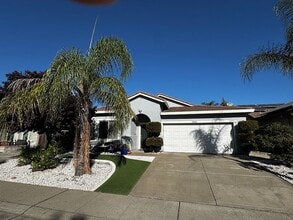 Building Photo - 6602 Escallonia Way