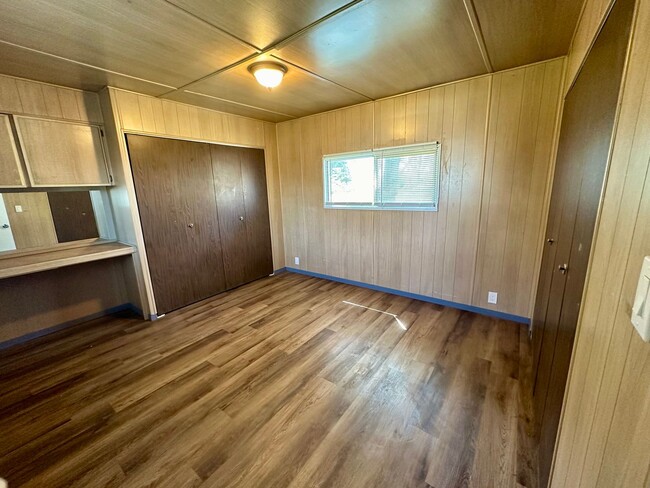 Building Photo - Newly remodeled trailer in park