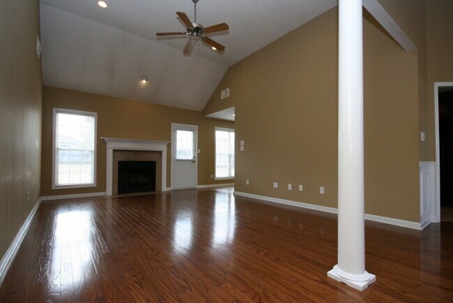 Building Photo - 176 Timber Oak Rd