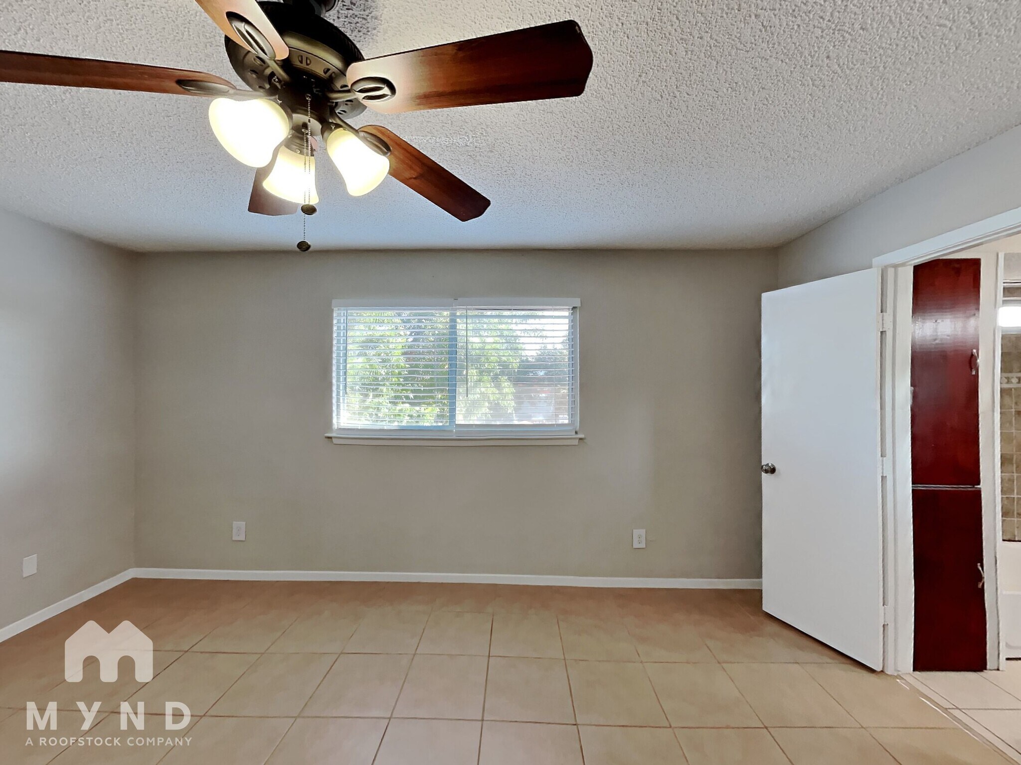 Building Photo - 605 Pyramid Dr