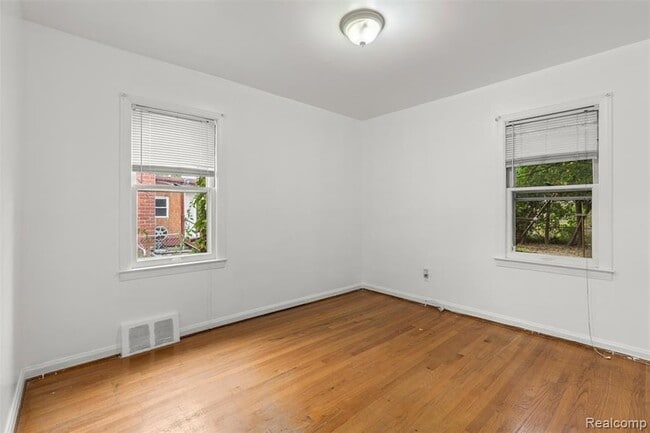 Building Photo - 8038 Riverdale St