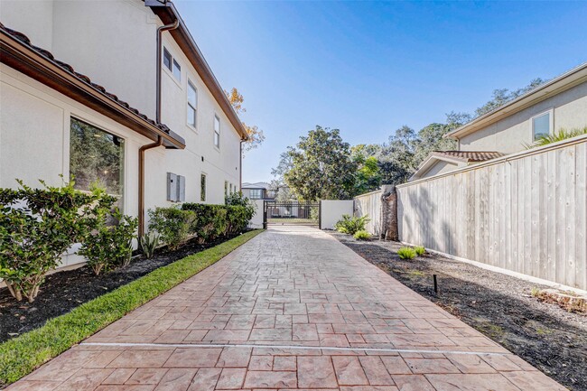 Building Photo - 5410 Valerie St