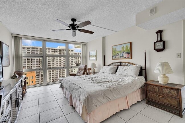 Building Photo - 525 N Ocean Blvd