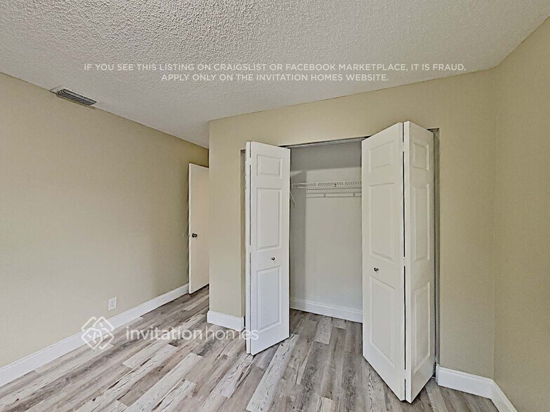 Building Photo - 12162 NW 23rd Manor
