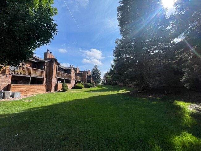Building Photo - Super 1 Bedroom Condo in Perfect Condition!
