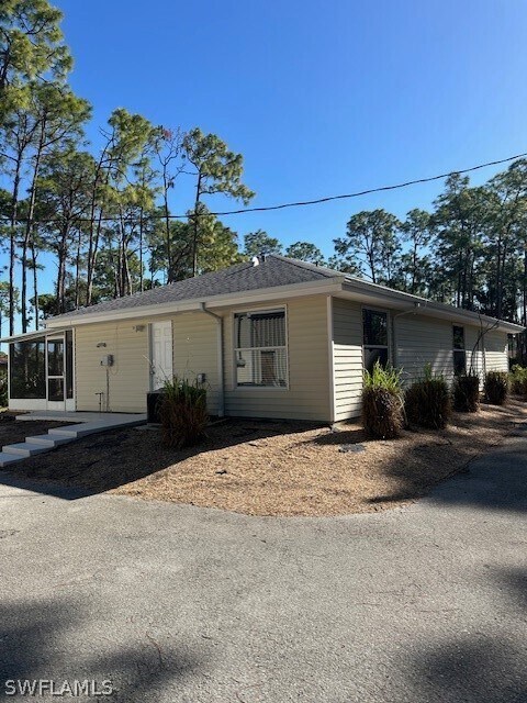 Building Photo - 25168 Pinson Dr