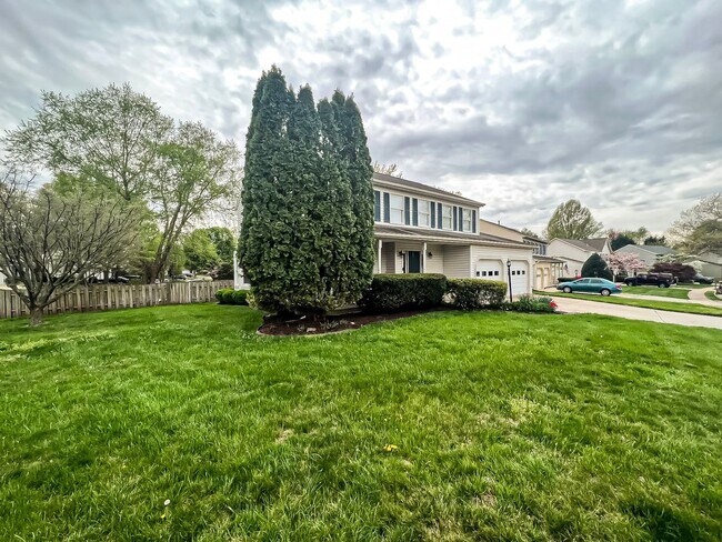 Building Photo - Beautiful and Spacious 4 Bedroom 2.5 Bathroom Home Sitting on Extensive Lot In Desired Xanadu Est...