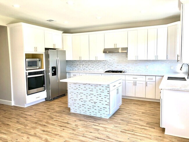 Building Photo - 5711 Silver Bay Ct