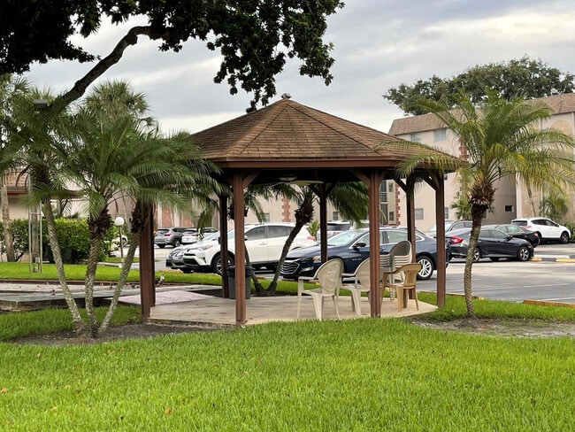 Building Photo - 8161 SW 24th Ct