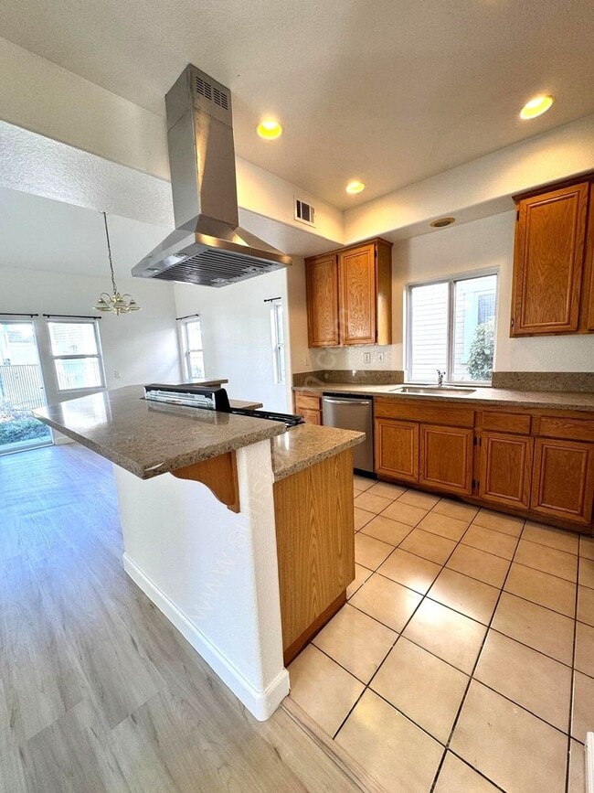 Building Photo - Beautifual Home