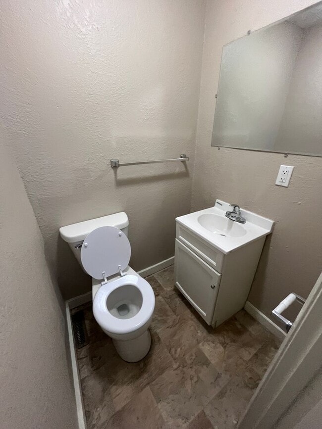 Building Photo - 3117 S Harrison St